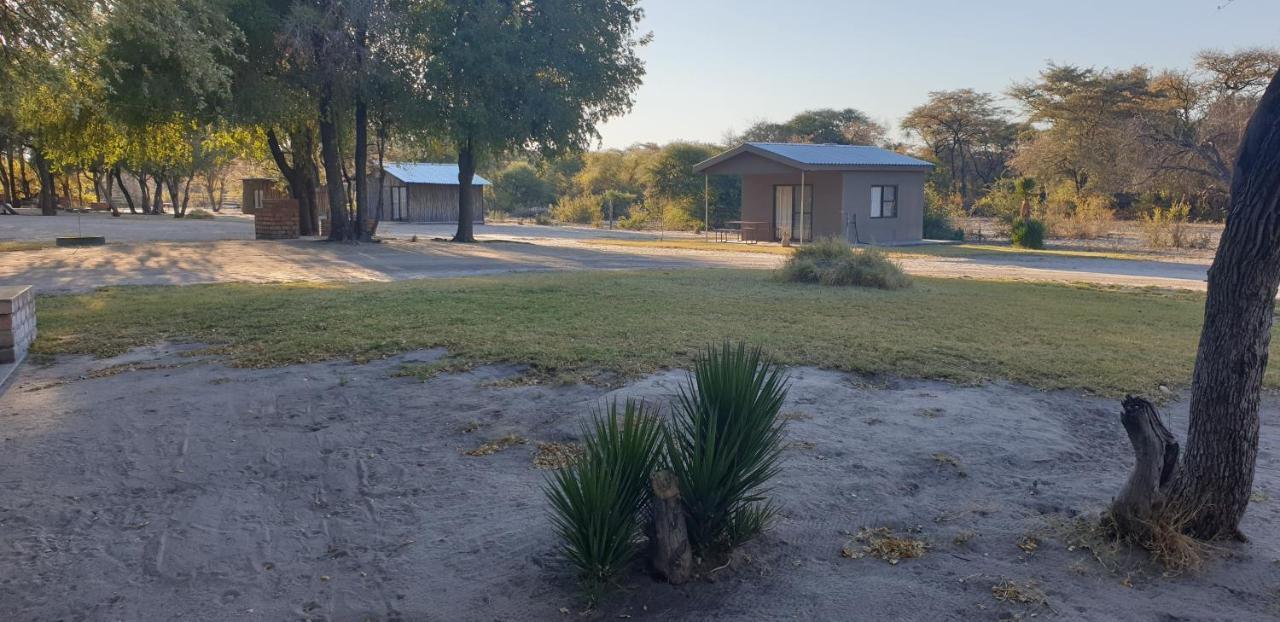 Paradise Camp Delux Rooms Grootfontein Extérieur photo