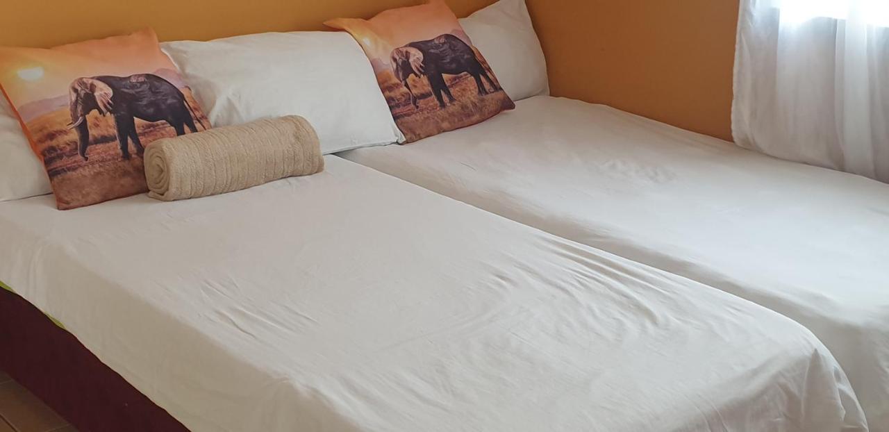Paradise Camp Delux Rooms Grootfontein Extérieur photo