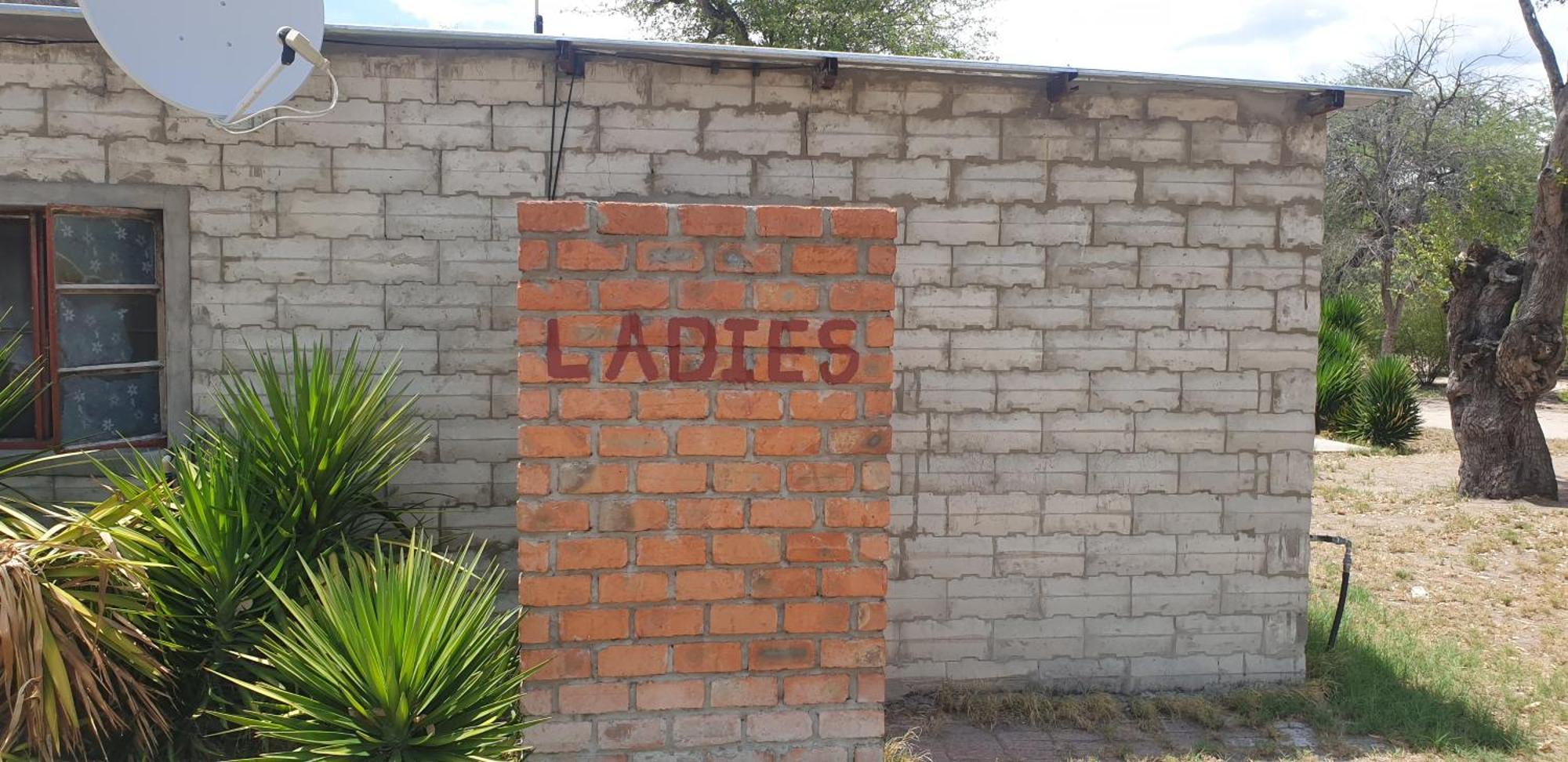 Paradise Camp Delux Rooms Grootfontein Extérieur photo